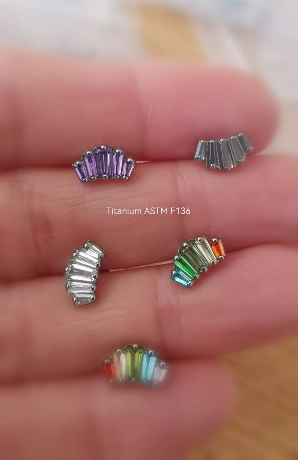 Labret Cluster di Baguettes in Titanio ASTM F136