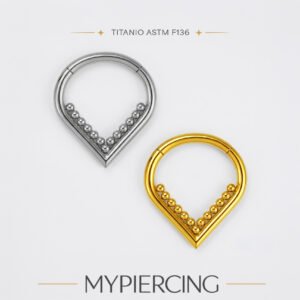 Anello Clicker V Liscio Beaded in Titanio ASTM F136
