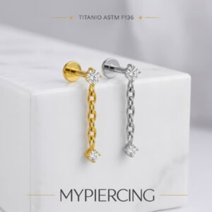 Labret com duplo ponto de luz e correntes em titânio ASTM F136 Push Pin