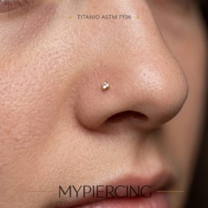 Labret Ponto de Luz em titânio com zircónia para nariz